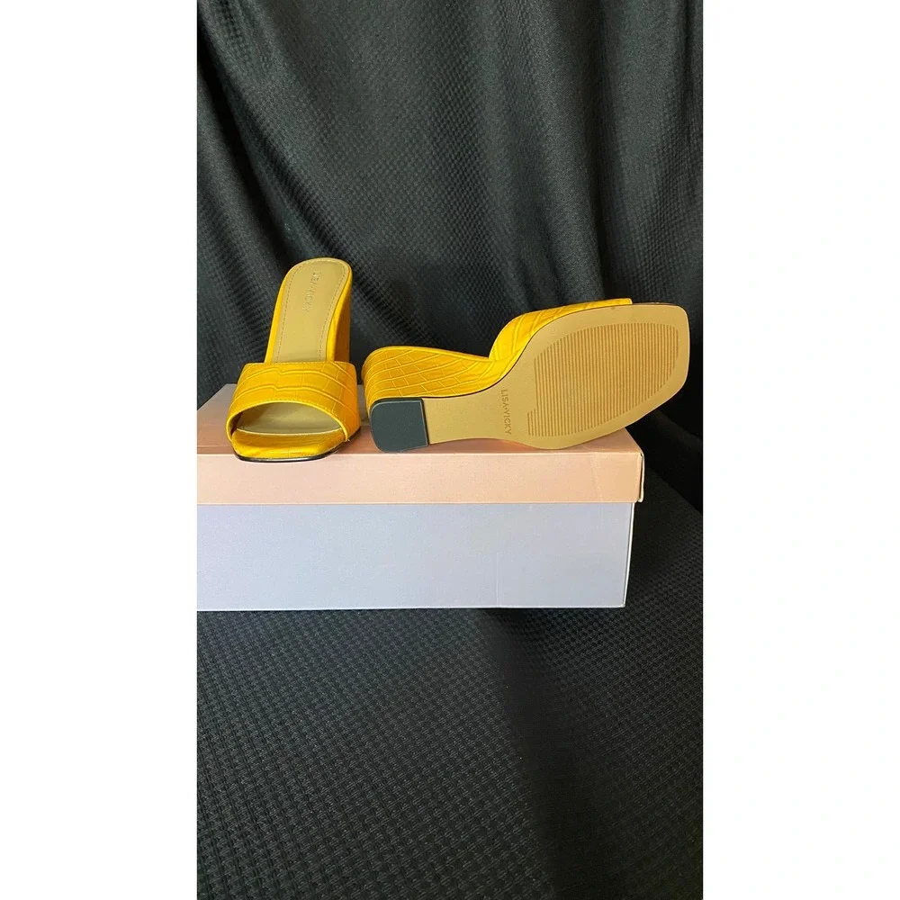 LISA VICKY Sz 7.5 Yellow Croc Embossed Wedge Sandals Square Toe Mules New in Box